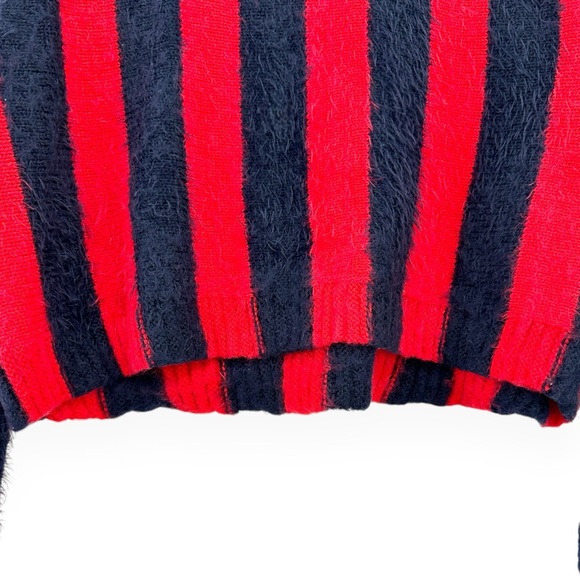 Blank NYC Red & Navy Striped Loose Fit Fuzzy Knit Sweater sz XS - Picture 4 of 8